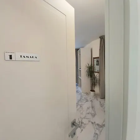 Ξενοδοχείο με διαμερίσματα Marini *